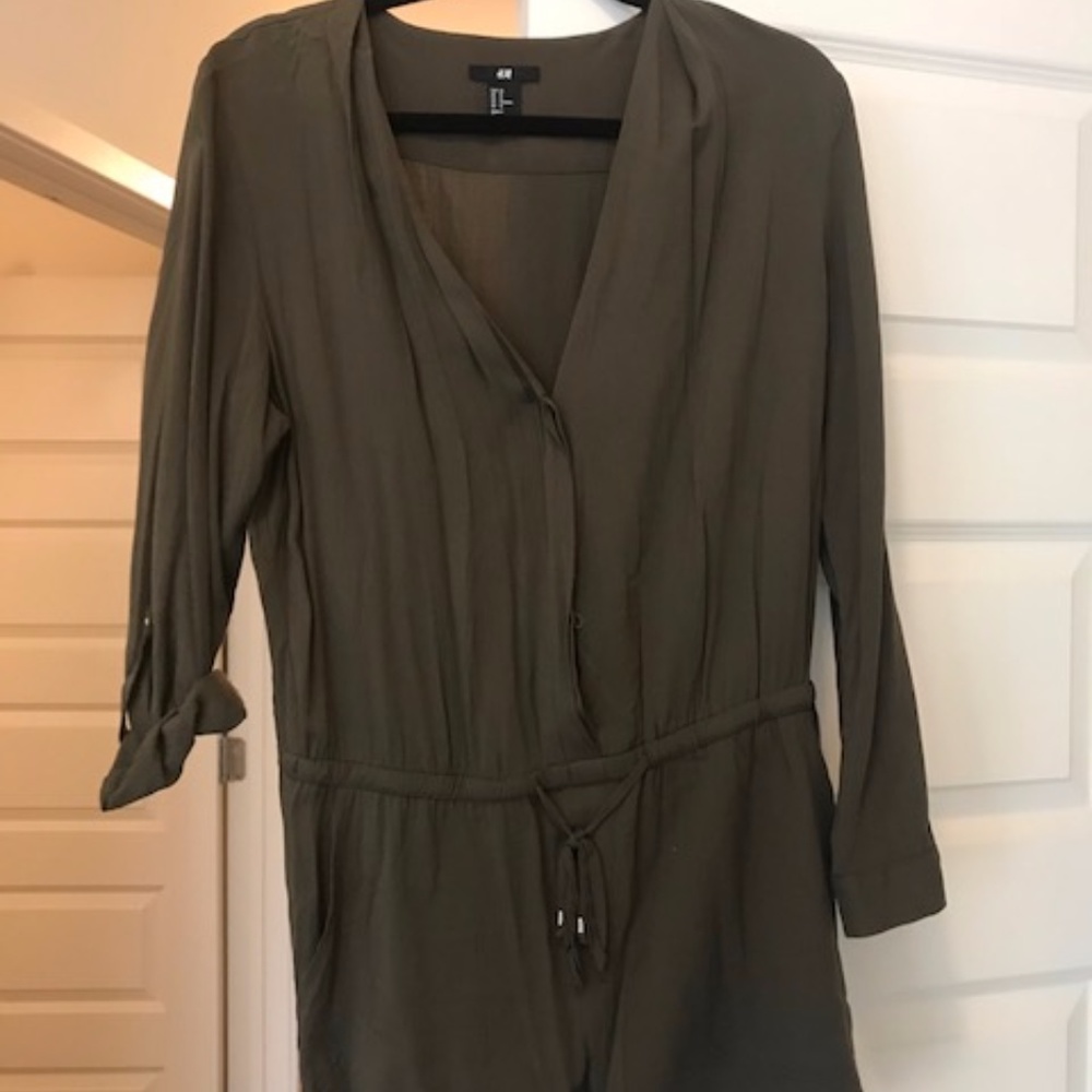 Olive green romper with pockets